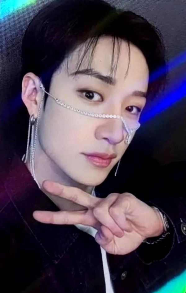 chan rockstar km pob ariyorum!!! ikisinden birisi olur ama onceligim 1.si #skzsatis #skzmarkettr @SKZTRadeSell @skzselltradetr @skzsatistakas @SkzTradeSell08 @straykidsgotr @bgsatistakass @trpctakas