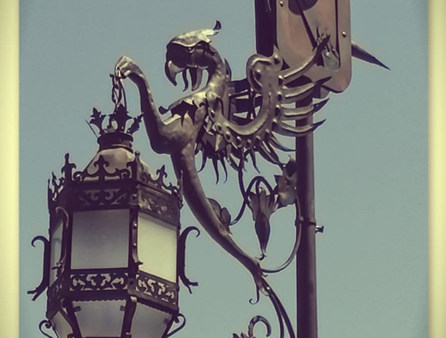 ¿Te gusta la artesanía? En Úbeda puedes aprender español en Euroidiomas Spanish School y conocer a algunos de los mejores artesanos de España. Úbeda es famosa por sus artesanos de la forja, cerámica, esparto, artesonados mudéjares... entre otros.
forjatiznajo.es #ubeda