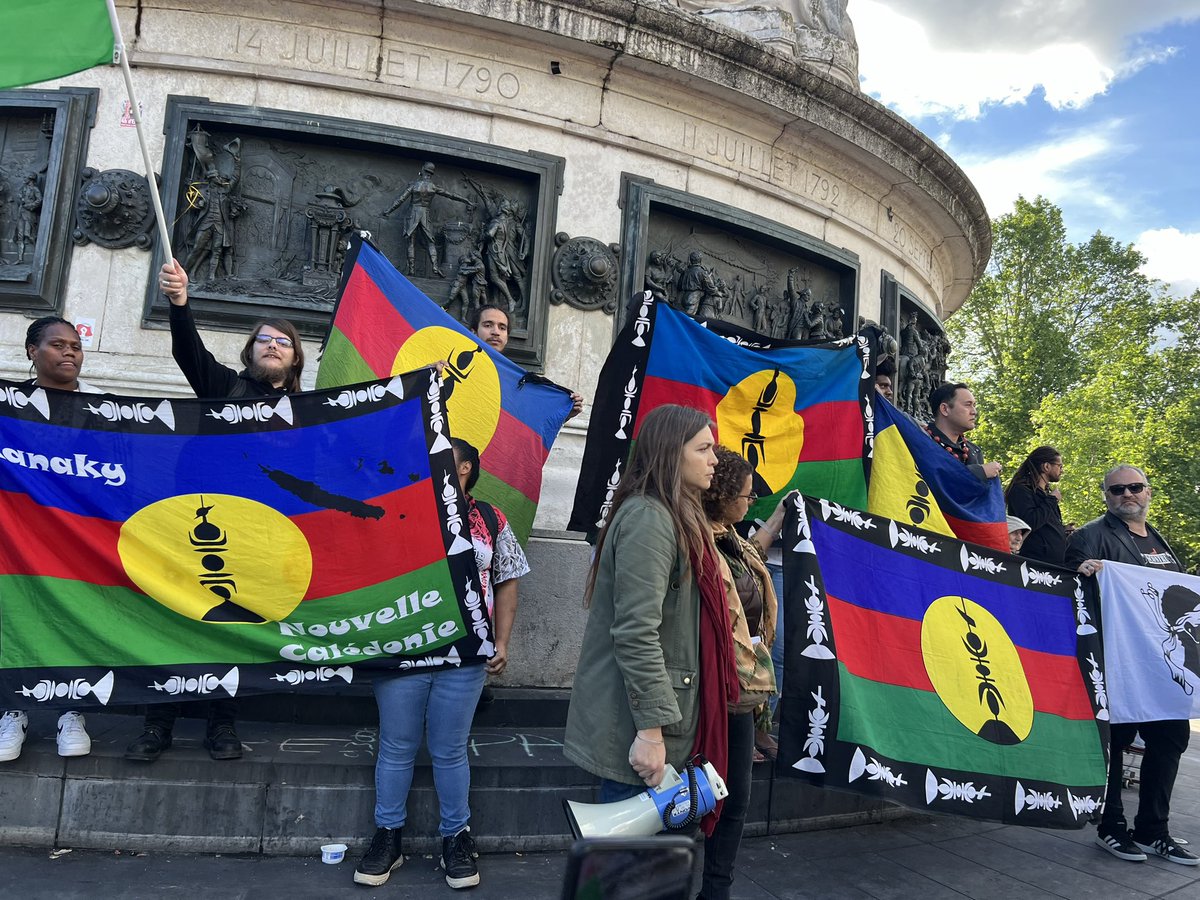 Contre la volonté de passage en force du gouvernement. Le peuple Kanak mérite le respect, pas la matraque. Soutien #NouvelleCalédonie