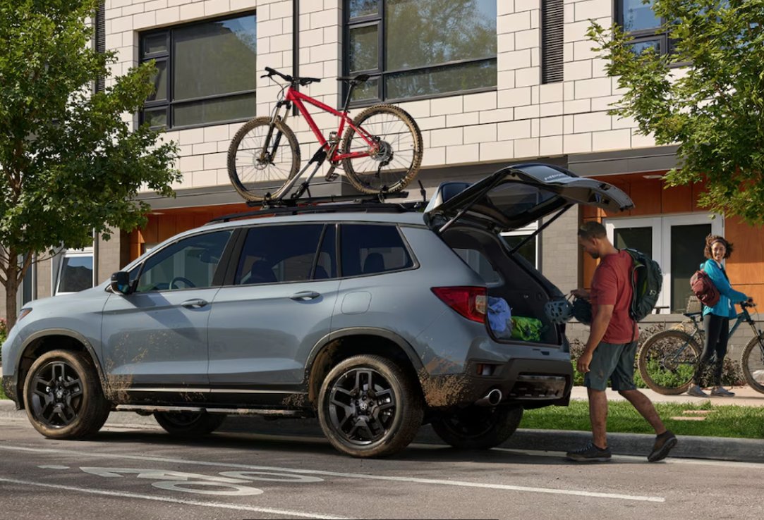 Whether it is urban exploration or cross country treks the 2024 Passport is ready for any adventure.  🤜 🤛 
🔗 bit.ly/3IdRpVZ
.
.
.
#hondauniverse #honda #hondausa #lakewoodnj #carshopping