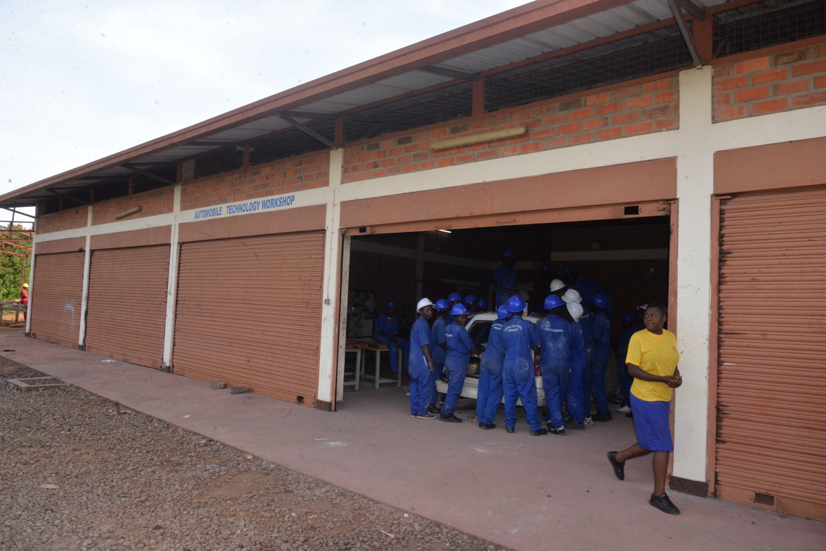 NESA_Rwanda's tweet photo. NESA, in collaboration with @ProjectTqum  and @RwandaPolytec , is conducting the TVET Quality Audit 2024, marking a significant effort to elevate the standards of TVET schools across Rwanda.
Click the link  to read more. https://t.co/P62b2KPn65 https://t.co/BUHLixI8UG