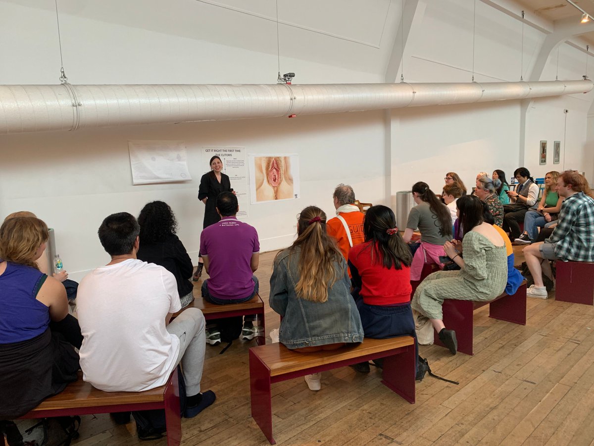 Last week, some of our members participated in an @anat_soc supported engagement event at Science Museum Lates. Looks like fun was had by all! #anatomy #scienceoutreach