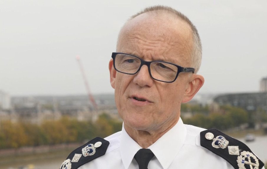 🗣 CHIEF CONSTABLES TO CHAIR MISCONDUCT HEARINGS

West Mercia Police Federation's conduct lead has criticised changes to the police disciplinary system which give Chief Constables greater powers to sack officers found guilty of police misconduct.

MORE: bit.ly/4blO8Rx