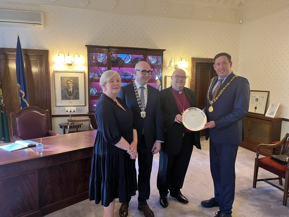 Delighted to attend reception for @DrPaulColton hosted by Cork City’s Lord Mayor @cllrkmac Not only is Paul the longest serving Anglican bishop in 🇮🇪 & 🇬🇧, but he is also a progressive leader who has been an amazing pastor & community leader. Comhghairdeas & mile buíochas Paul