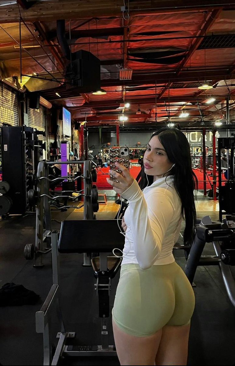 got all sweaty from working out🥵💦