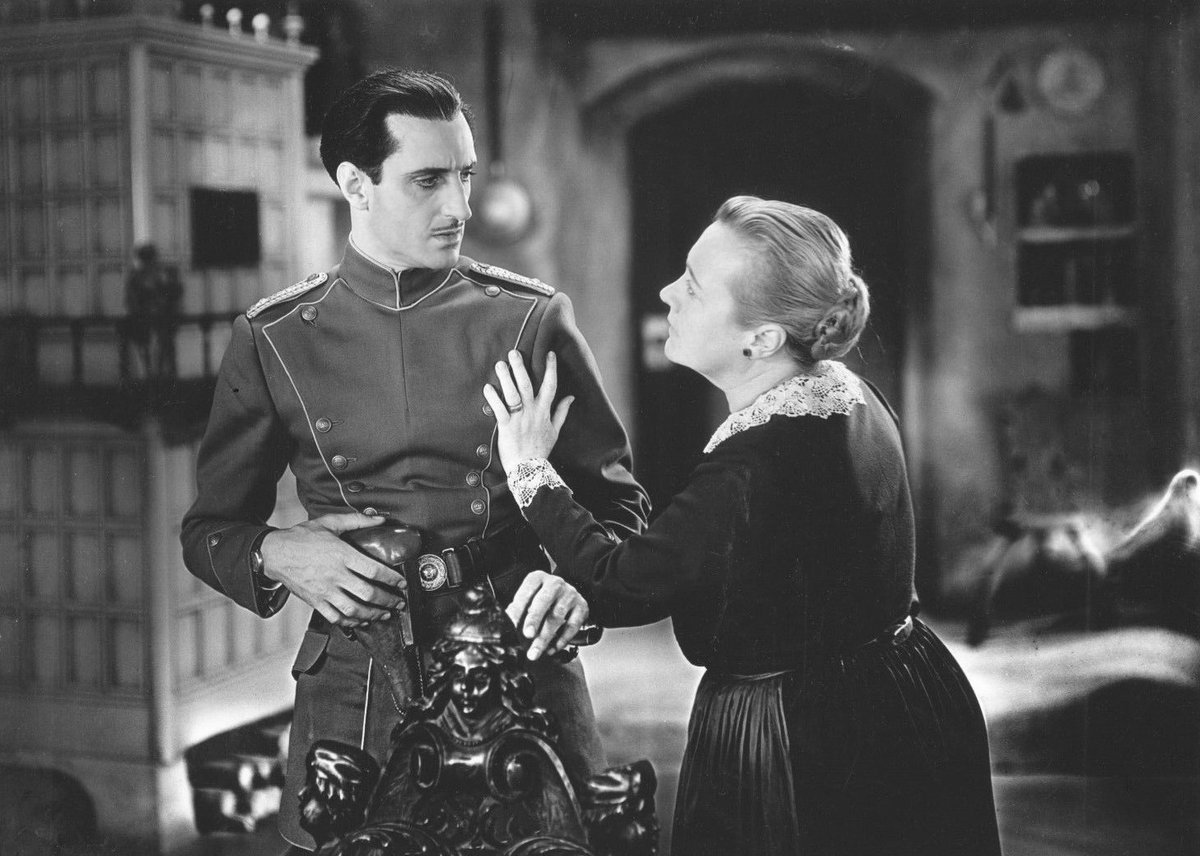 Louise Dresser with Basil Rathbone in This Mad World (1930). #ClassicGirlOfTheWeek #LouiseDresser