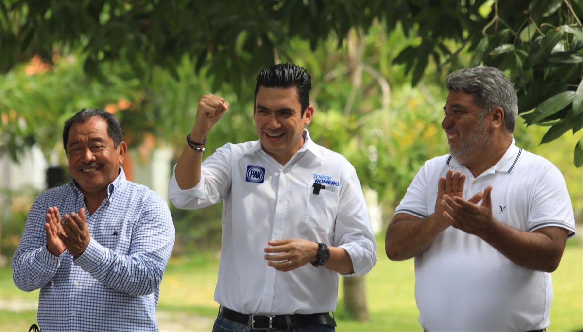 Estamos en el norte de Veracruz, llegamos a apoyar a las y los candidatos del PAN e iniciamos en Pueblo Viejo, en reunión con @RickyGarciaE y liderazgos locales. ¡@AccionNacional es fuerte en Veracruz! #VotaPAN
