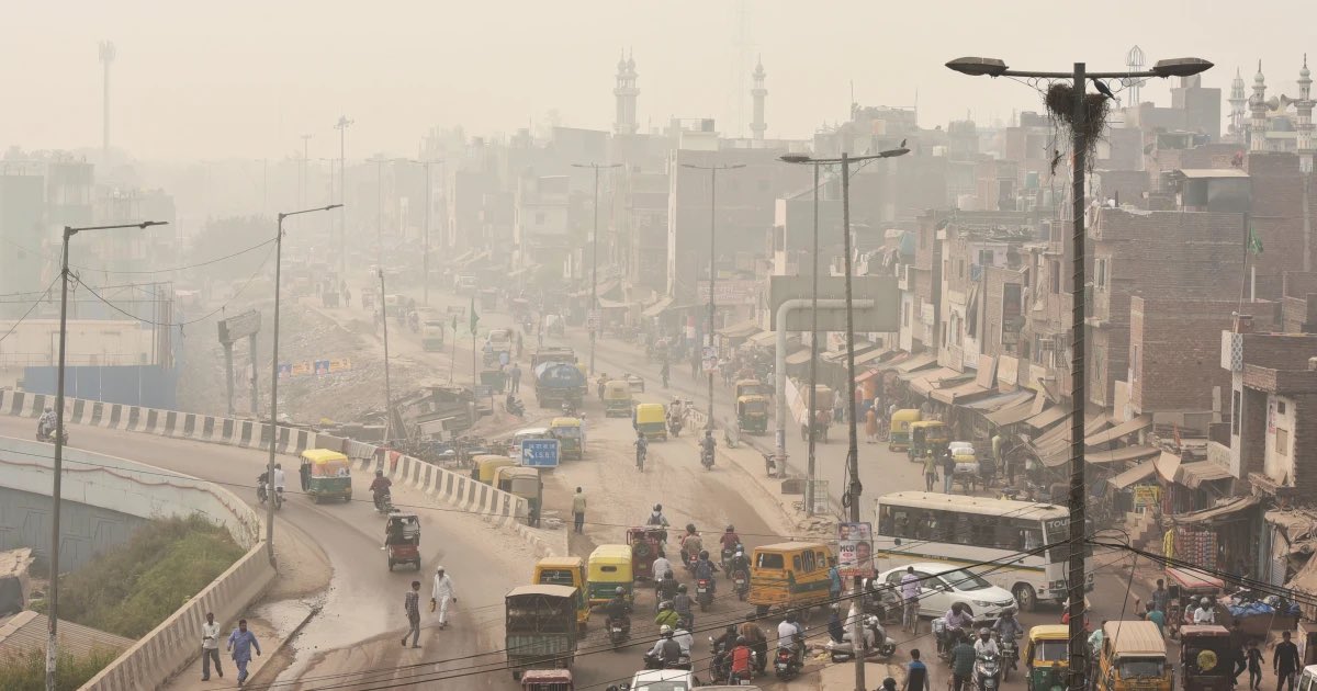 New Delhi, India is experiencing hazardous air quality. To see what your air quality is like, download our free app. #newdelhi #india #airquality #airpollution iqair.com/us/air-quality…