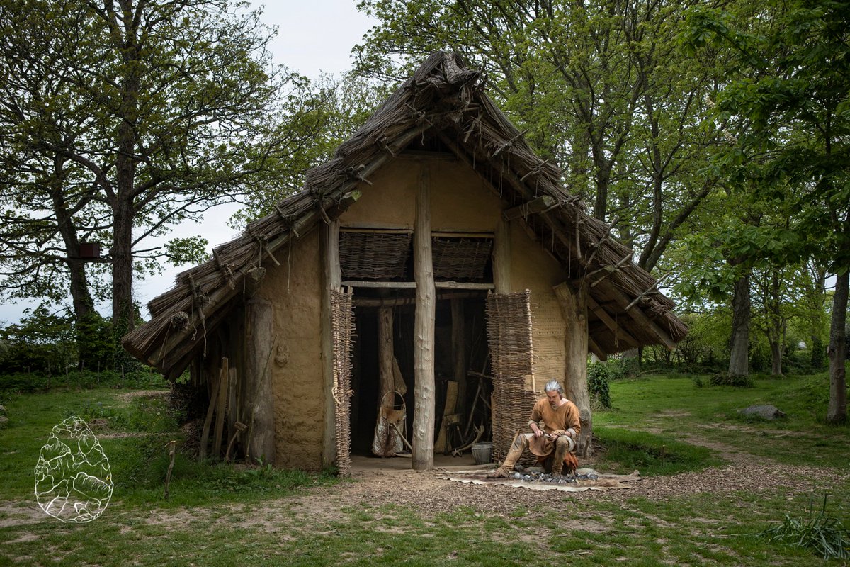 While there are many aspects of prehistory that will remain forever out of reach, there are some parts that can be 'rebuilt' to create an experience for visitors. The Neolithic longhouse at la Hougue Bie museum @JerseyHeritage is a great example of this! 📸 @emmalouwynjones