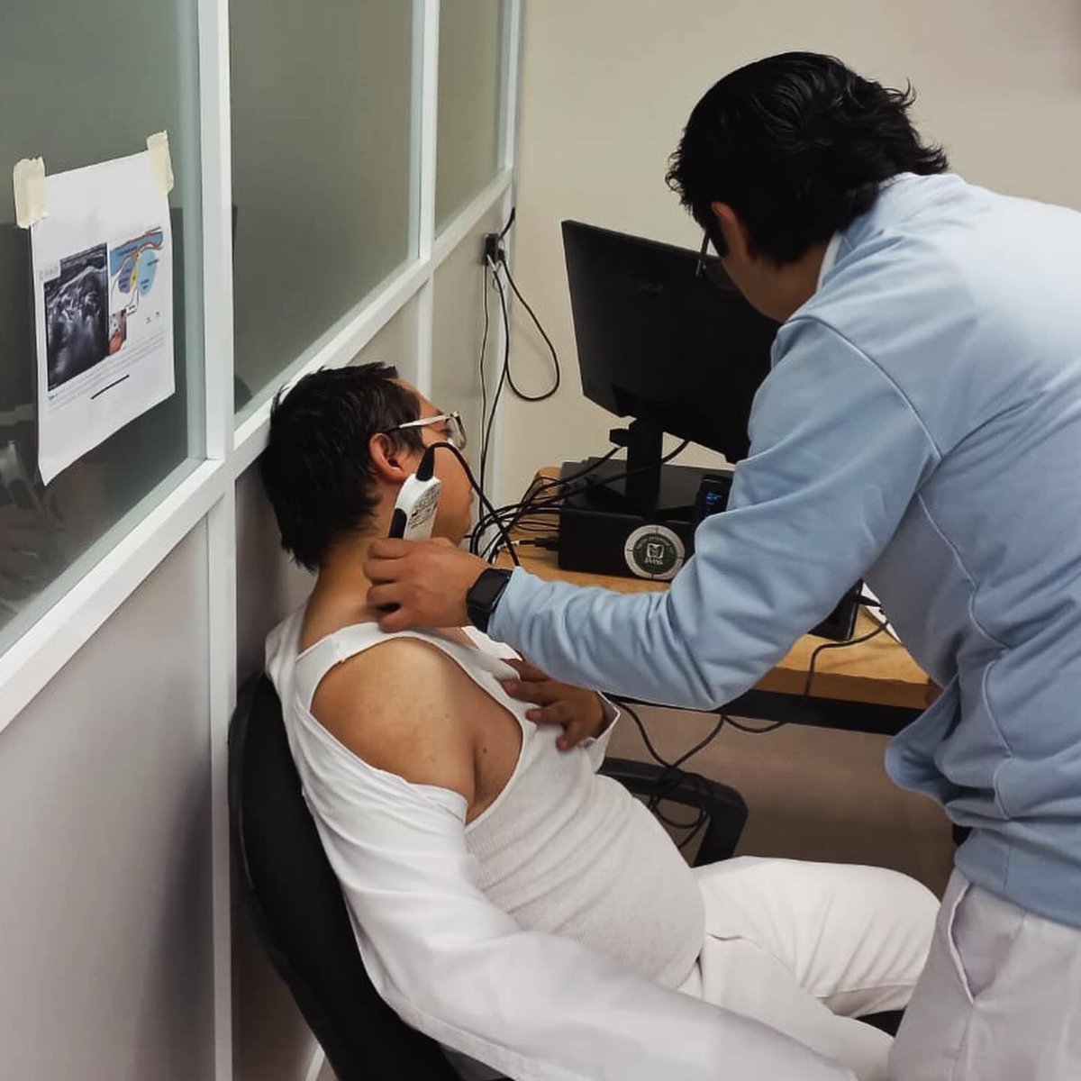 Los #Residentes de #Urgencias #Anestesiologia #TyO practicando para bloqueos regionales ecoguiados. Utilizando #SonoEye #CHISON. Esperamos progresar este proyecto y llegar a ser unidad sin dolor #HGT <a href="/sonoeye/">Sonoeye Chison México</a> <a href="/chisonmedical/">CHISON</a> <a href="/Berrysophie/">Sophie Romero</a>