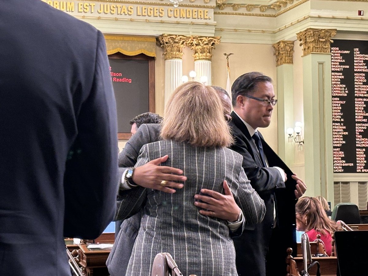 California lawmakers in Assembly pass AB 3089, requiring the state to issue a formal apology to the descendants of enslaved Black Americans. Bill now heads to Senate.

This is one of several recs made by state’s Reparations Task force

Many hugs on floor for <a href="/R_JonesSawyer/">Reggie Jones-Sawyer</a>
