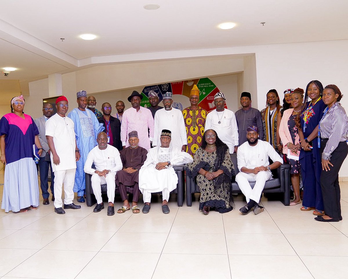 Our Res. Rep @ElsieAttafuah welcomed the Chairman of the Conference of Speakers 🇳🇬 Rt. Hon. @Adebo_ogund alongside 11 Speakers of the State Houses of Assembly to the #UN House. Discussions centered on digitalization of Houses, e-governance, implementation of #SDGs among others.