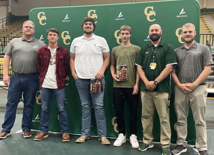 AtcGreenup's tweet photo. GCATC Union Signing Day was a HUGE SUCCESS! We had IBEW's Joe Dillow &amp; Jordan Finfrock with us to welcome in four of our young men!These have already been working this Spring earning money &amp; gaining experience!  CONGRATS Matthew, Dakota, Peyton, &amp; Bryce!  @GreenupCounty @CTEWorks https://t.co/oNHyOv3edO