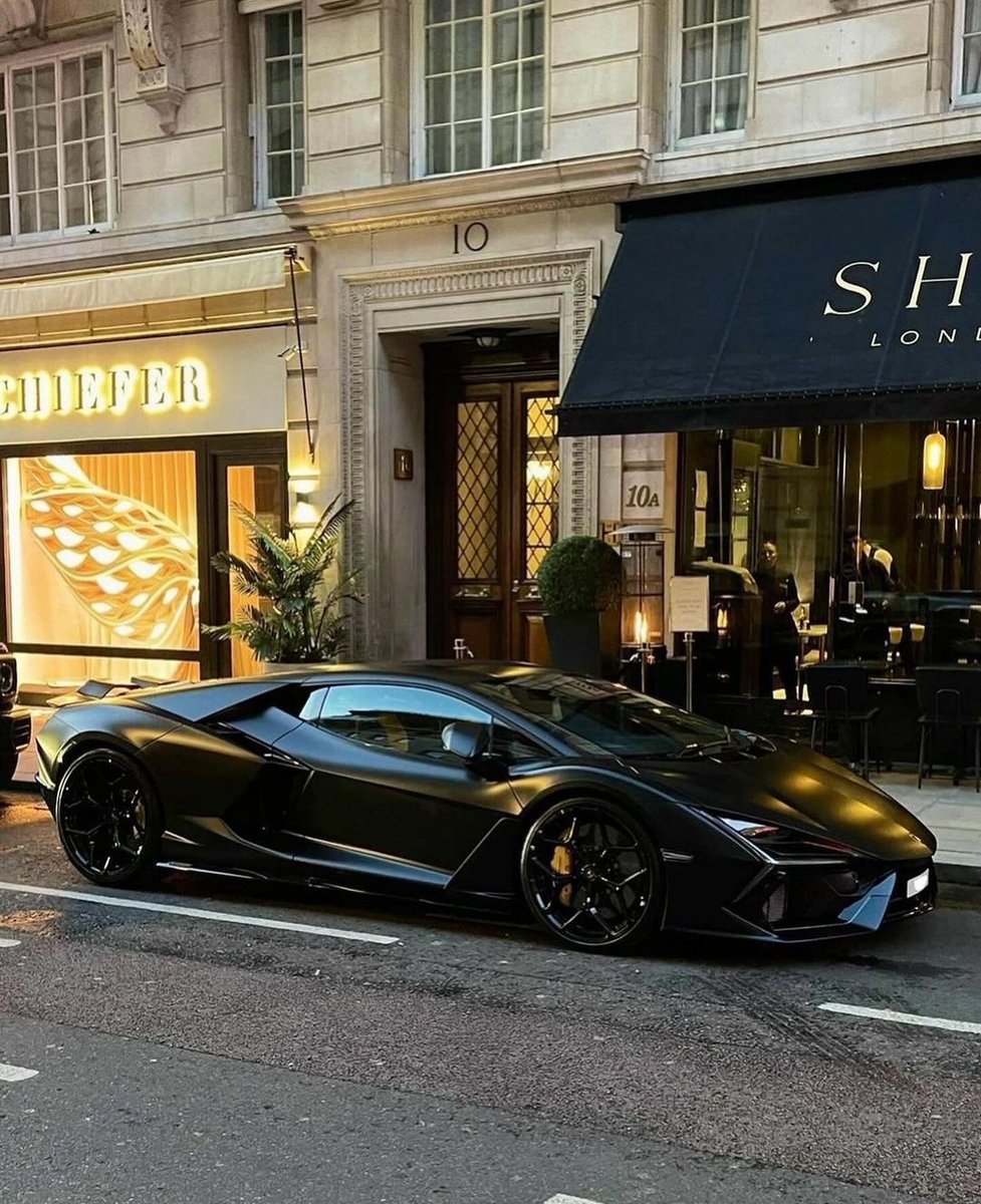 Lamborghini Revuelto 🖤