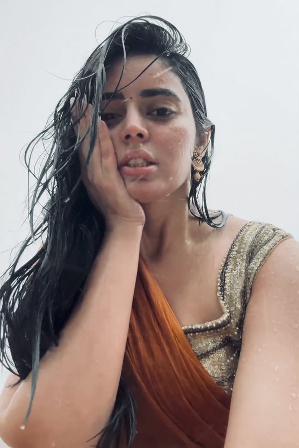 GNt7YrrXcAA7fqO?format=jpg&name=900x900