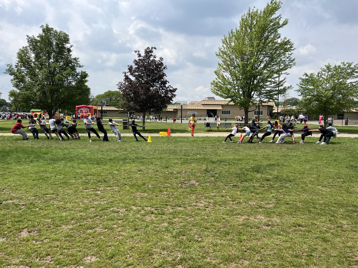 Field day is the best day! Thank you to Mr. Dalton for planning and organzing an amazing day and thank you to our teachers, staff and many volunteers for helping with all the stations! 🐾 @msdwt