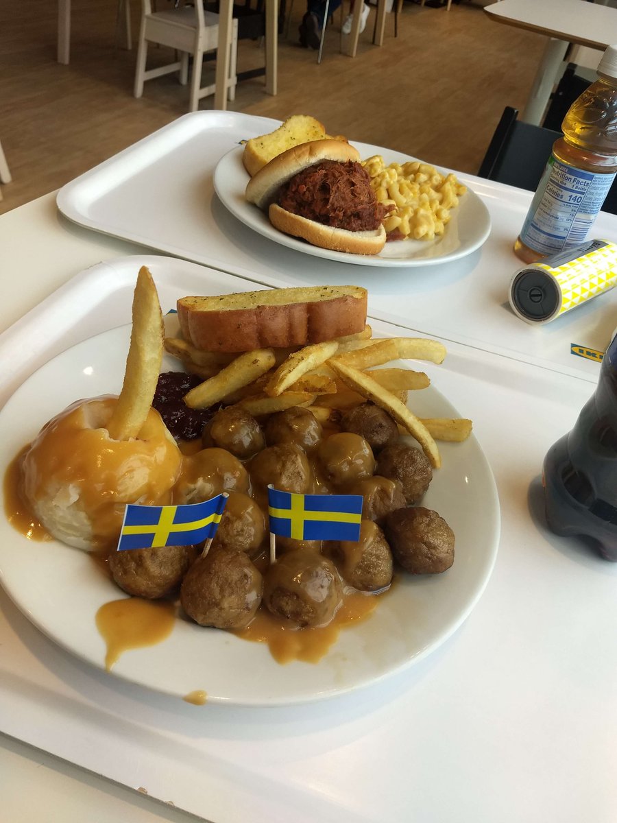 went to IKEA with @eggo21art we found the meatballs 👀🇸🇪