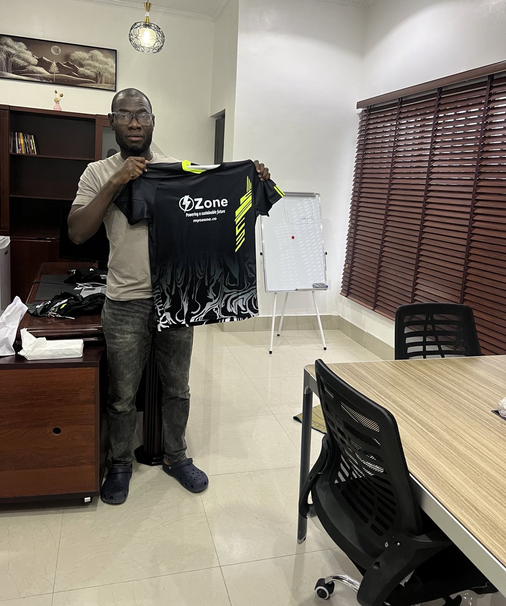 My jersey for the Saturday match #JarusFCvsKPMG delivered to me this evening. Jarus FC jersey is sponsored my @Ozone_HQ and co-founder @DrJesseglee See you on Saturday Abalti Barracks mini stadium, Ojuelegba 2pm