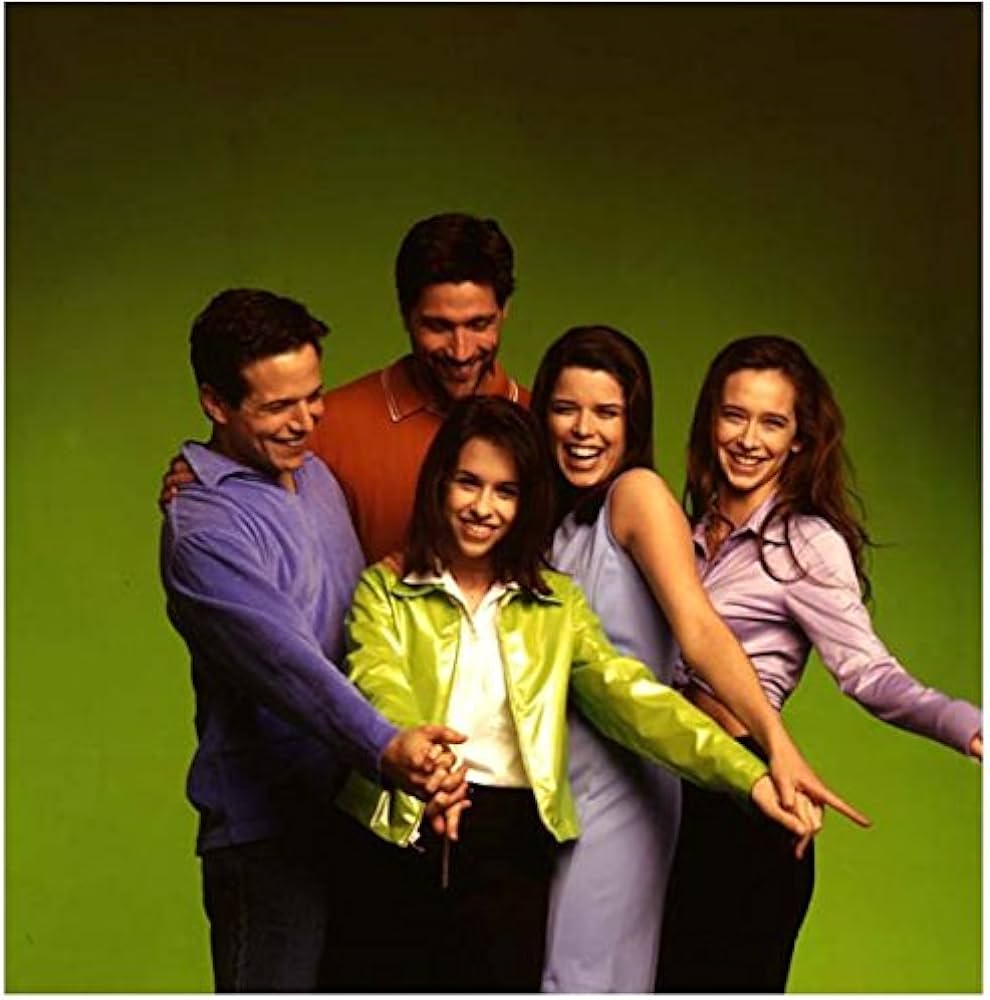 We deserve a real #PartyOfFive reunion @thenevecampbell @TheReal_Jlh @IamLaceyChabert @scottwolf @mathewfox