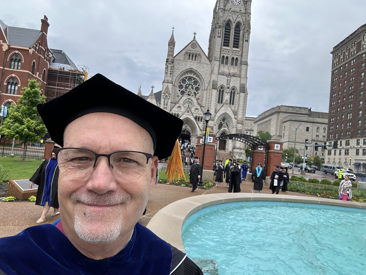 BE-Collaborative tweet media