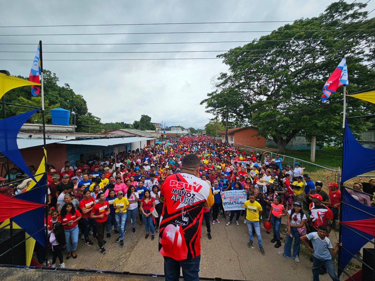 Díosdado Cabello R 🚩❤️🇻🇪 #Mantecal Apure lindo y querido. Nicolás Maduro no está solo. Arpa @dcabellor
