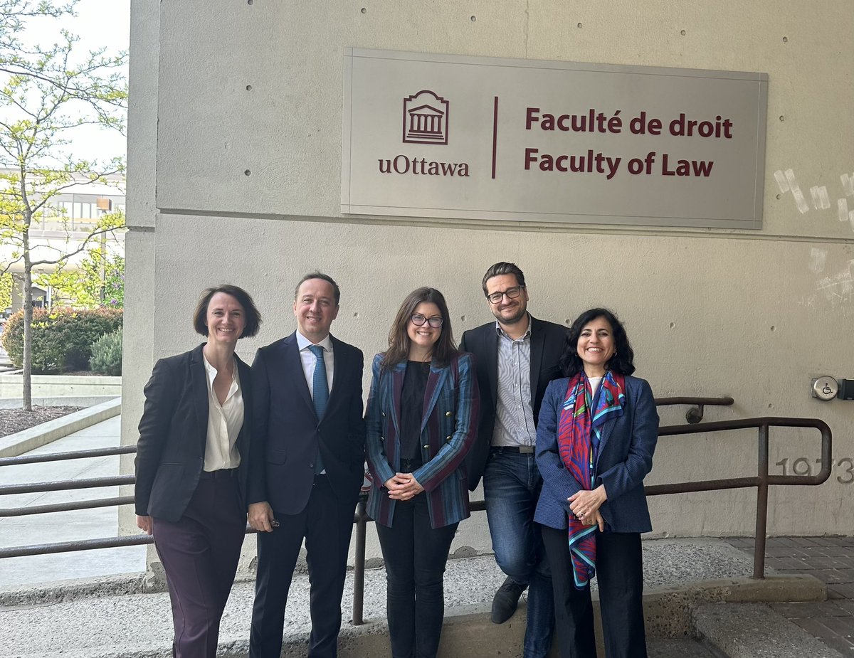 Nous sommes ravis d’accueillir une délégation de l’Université Jean Monnet et du @CERCRID_UMR5137 pour un atelier sur les questions méthodologiques en droit public. @UOdroitpublaw