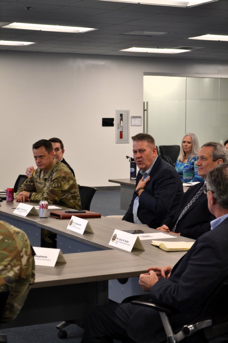 Earlier this week the Director, #ArmyDACM Office conducted a Roadshow with @PEOSoldier. The Roadshow intends to ensure #ArmyAcquisition Workforce professionals understand all matters related to training, career development programs, and continuous learning available to them.