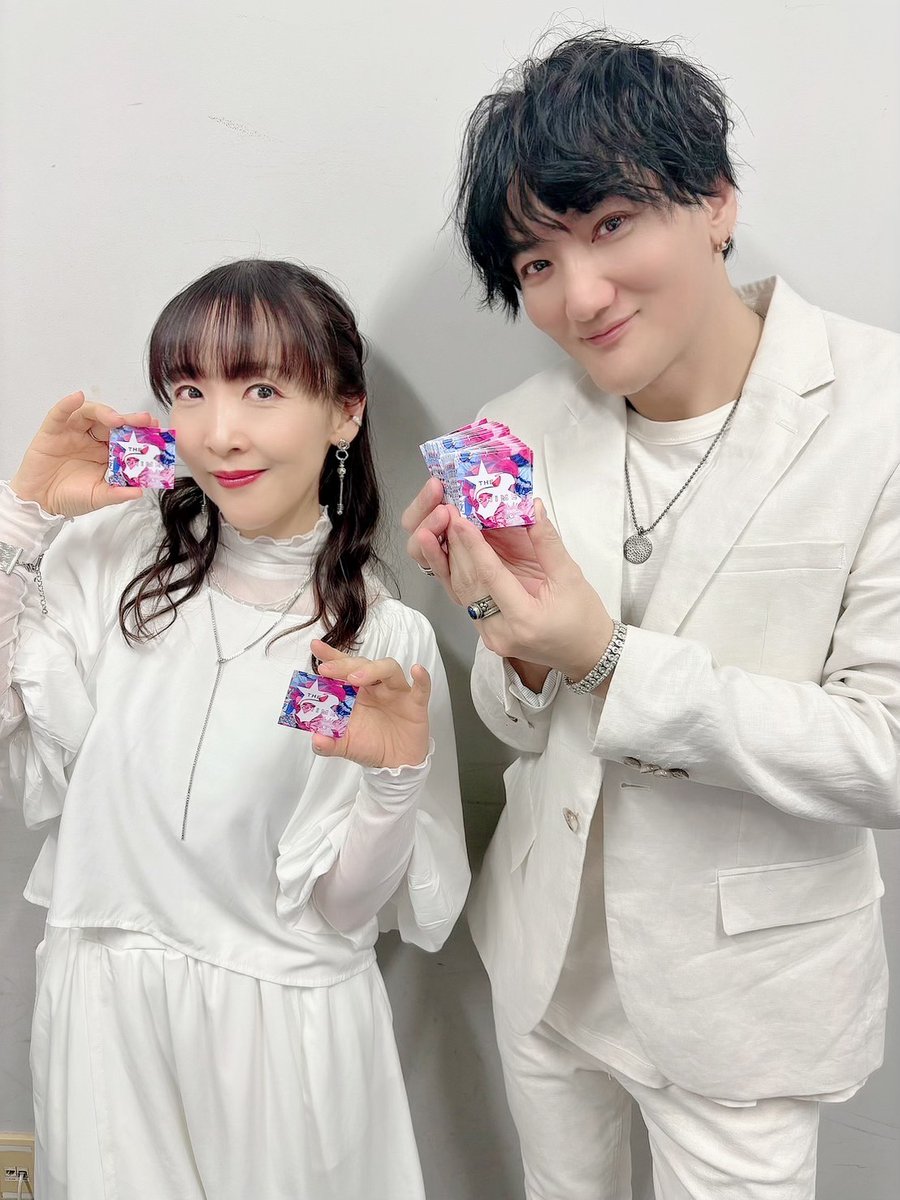 ／
angela 20th Anniversary☆THE『〆』
Day1[2003-2013] / Day2[2014-2024]
一般販売受付中✨
＼

来場者限定20th記念非売品ステッカー絵柄解禁🚨
良いお席はお早めに💨

チケット詳細はこちら🎫
▶angela-official.com/live-event/210…

#angela_jpn #angela_THE〆