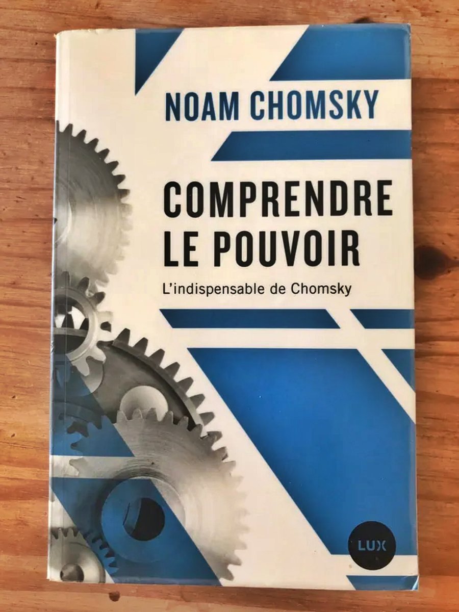 Il faut commencer par comprendre comment fonctionne le pouvoir : le pouvoir ne récompense pas l'honnêteté et l'indépendance, il récompense l'obéissance et la servilité.

Noam Chomsky