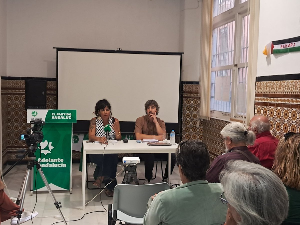 'Andalucía como la que más' 🤩Pedazo de formación que están impartiendo @TeresaRodr_ y Juan Luis Carmona en Cádiz en nuestra escuela de formación sobre las propuestas de @AdelanteAND