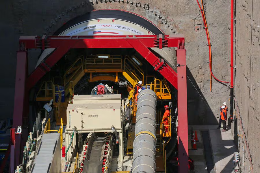 🚇Piques, túneles y consultas: cómo avanza la construcción de las próximas líneas del Metro de Santiago bityl.co/PvVB