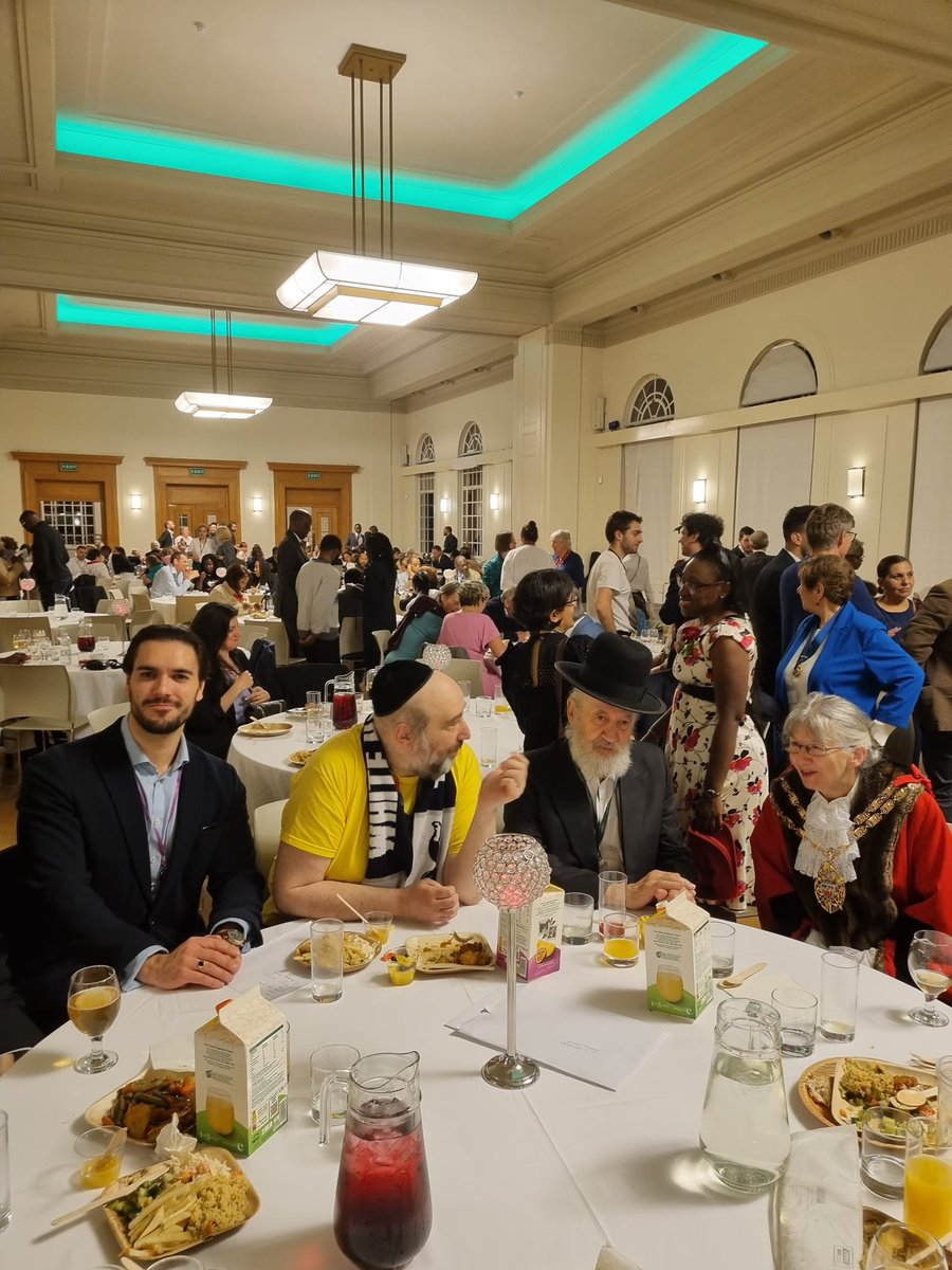 Delighted to have attended the London Borough of Hackney’s AGM yesterday evening.

Great to join the Conservative Group in celebrating their increased number of councillors from last year!