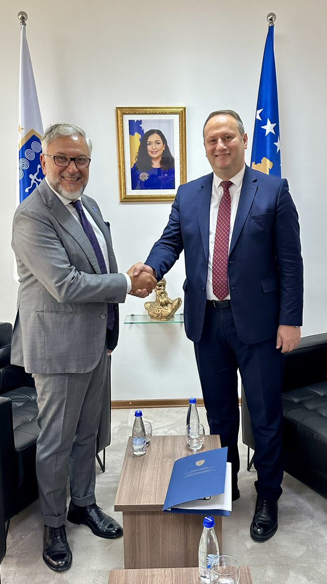 Fruitful meeting today w/ Mr Zogaj, Chair of Kosovo Judicial Council. I welcomed KJC’s contribution towards increased efficiency of court proceedings & I reiterated our support to the Joint Statement of Commitment, a very important endeavor to further strengthen 🇽🇰judicial system