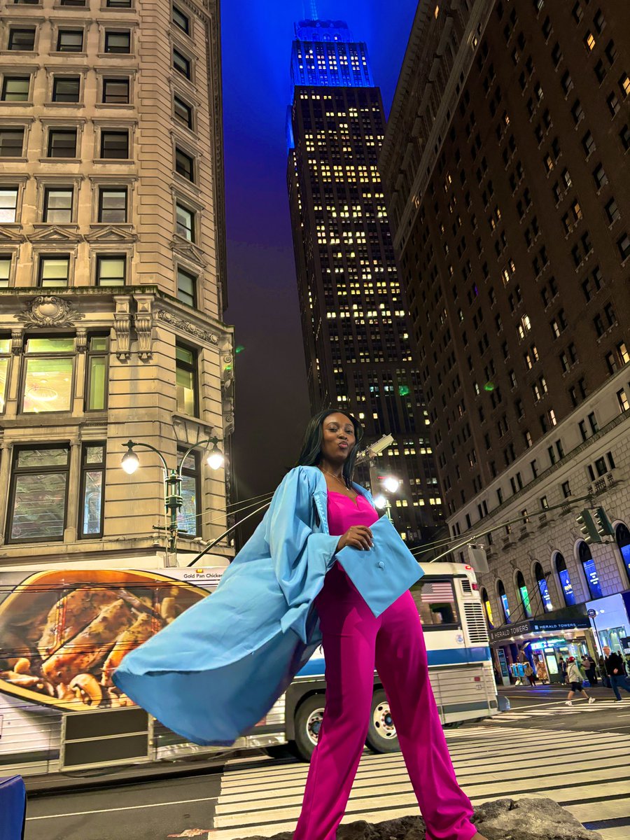 boatemaa_kay's tweet image. Full circle moment 🙏 3rd frame 2020 Ghana, 4th frame same song 4 years later at my grad! 
Esther MD,MPH thank God, my supportive family and friends love yall wouldn’t have made it without you..literally 😭❤️ #Ivygirl  #mastered #ny