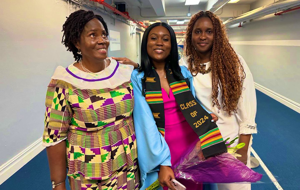 boatemaa_kay's tweet image. Full circle moment 🙏 3rd frame 2020 Ghana, 4th frame same song 4 years later at my grad! 
Esther MD,MPH thank God, my supportive family and friends love yall wouldn’t have made it without you..literally 😭❤️ #Ivygirl  #mastered #ny
