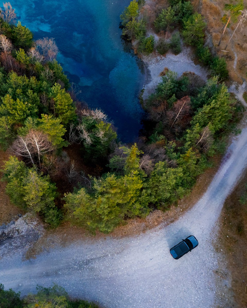 JeepTurkiye's tweet photo. Ne derler bilirsiniz: ''Ne zaman yol bitiyorsa, orada macera başlar!'' 🤟

#Jeep #JeepRenegade #OIIIIIO https://t.co/5r206cAbue