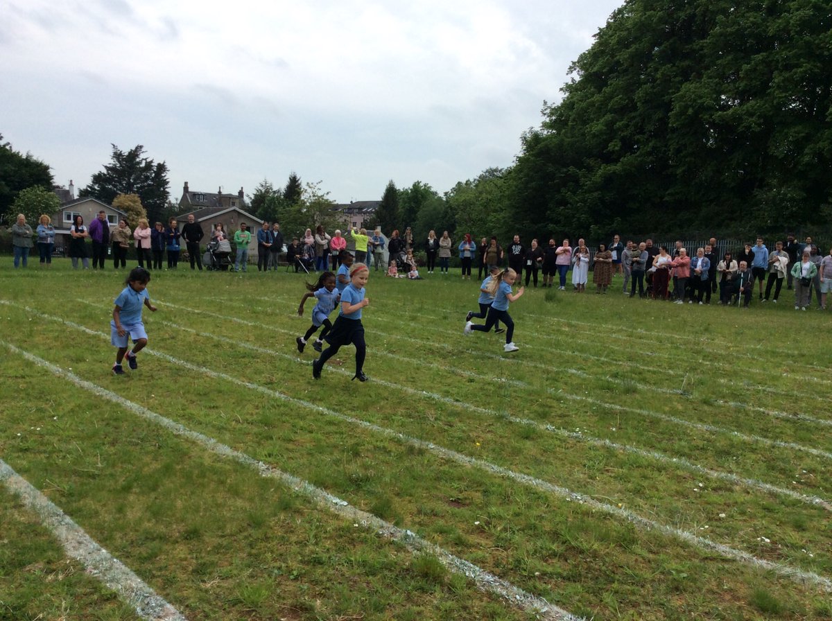 msmcgaffigan's tweet photo. P1a and P1b enjoyed their first @stcatherinespsy sports day.  Well done everyone! @MrsTemple_ https://t.co/2bItA6FkPs