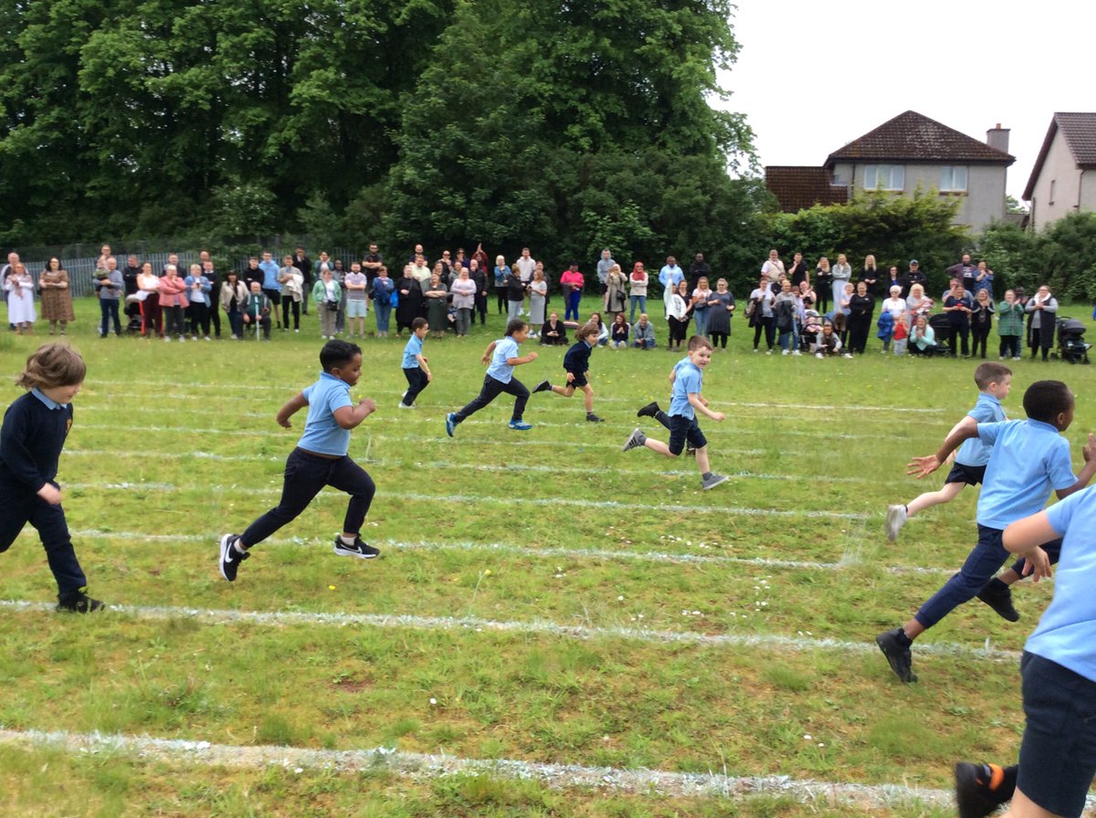 msmcgaffigan's tweet photo. P1a and P1b enjoyed their first @stcatherinespsy sports day.  Well done everyone! @MrsTemple_ https://t.co/2bItA6FkPs