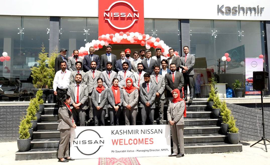 We are happy to open the doors of our newest   dealership and service workshop in #Srinagar. With a strong focus on customer satisfaction and service excellence, we are ready to be your trusted automotive partner in every journey. 
#NissanMotorIndia   #NetworkExpansion