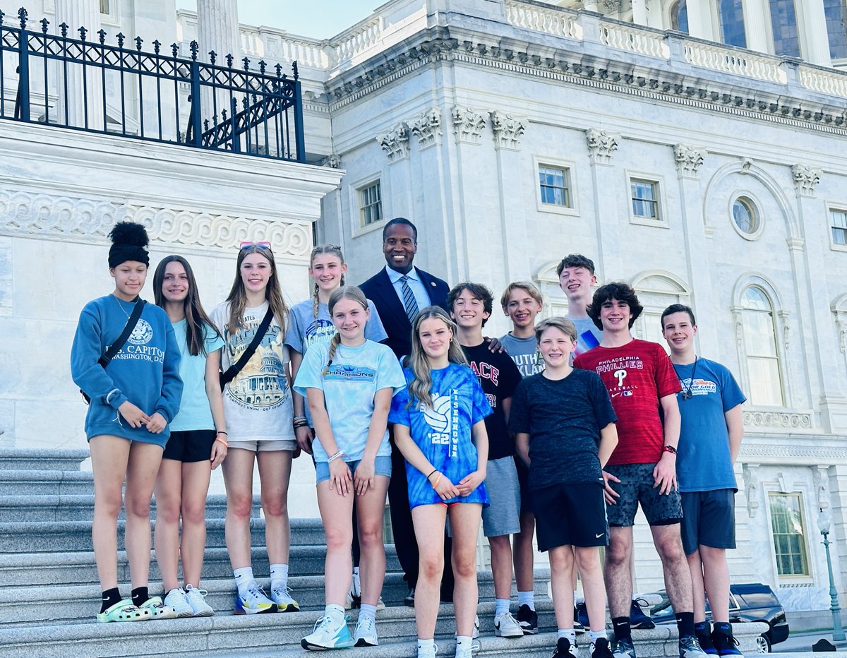 I welcomed a group from Peace Lutheran School in Shelby Township to the Capitol during their trip to Washington, D.C., and was able to have a great conversation answering the students' questions about what it means to serve #MI10 in Congress.