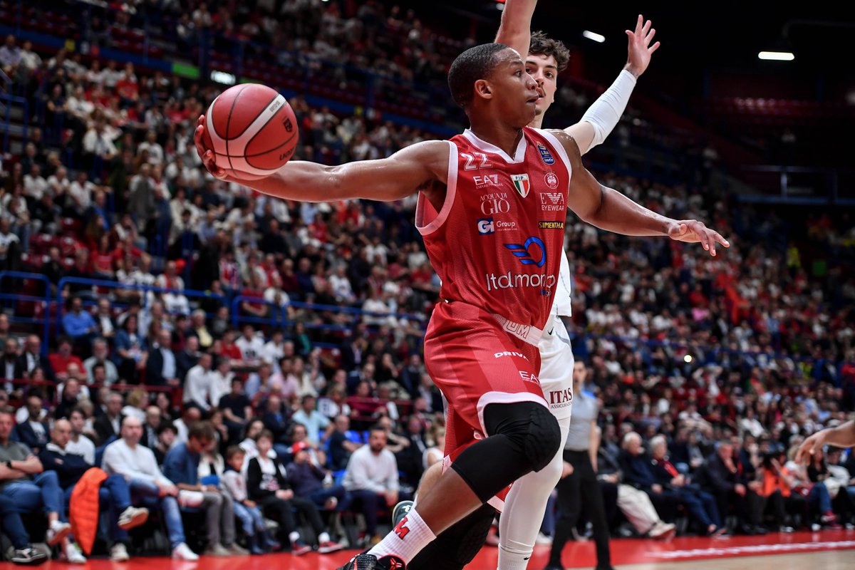 L'Olimpia verso Trento per Gara 3⃣ e 4⃣. I 104 punti di Gara 2 sono season-high. Intanto, Nicolò Melli ha raggiunto Dino Meneghin al secondo posto per presenze nei playoff con 72. Shavon Shields 27.5 ppg nella serie 🇮🇹Leggi e note di Gara 3 qui 👉 shorturl.at/dsABT