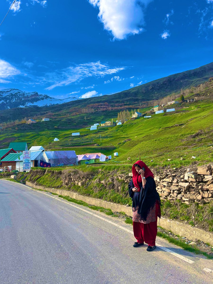 This village is amazingly beautiful in Sissu ♥️ PIcture credit @ShivrattanDhil1