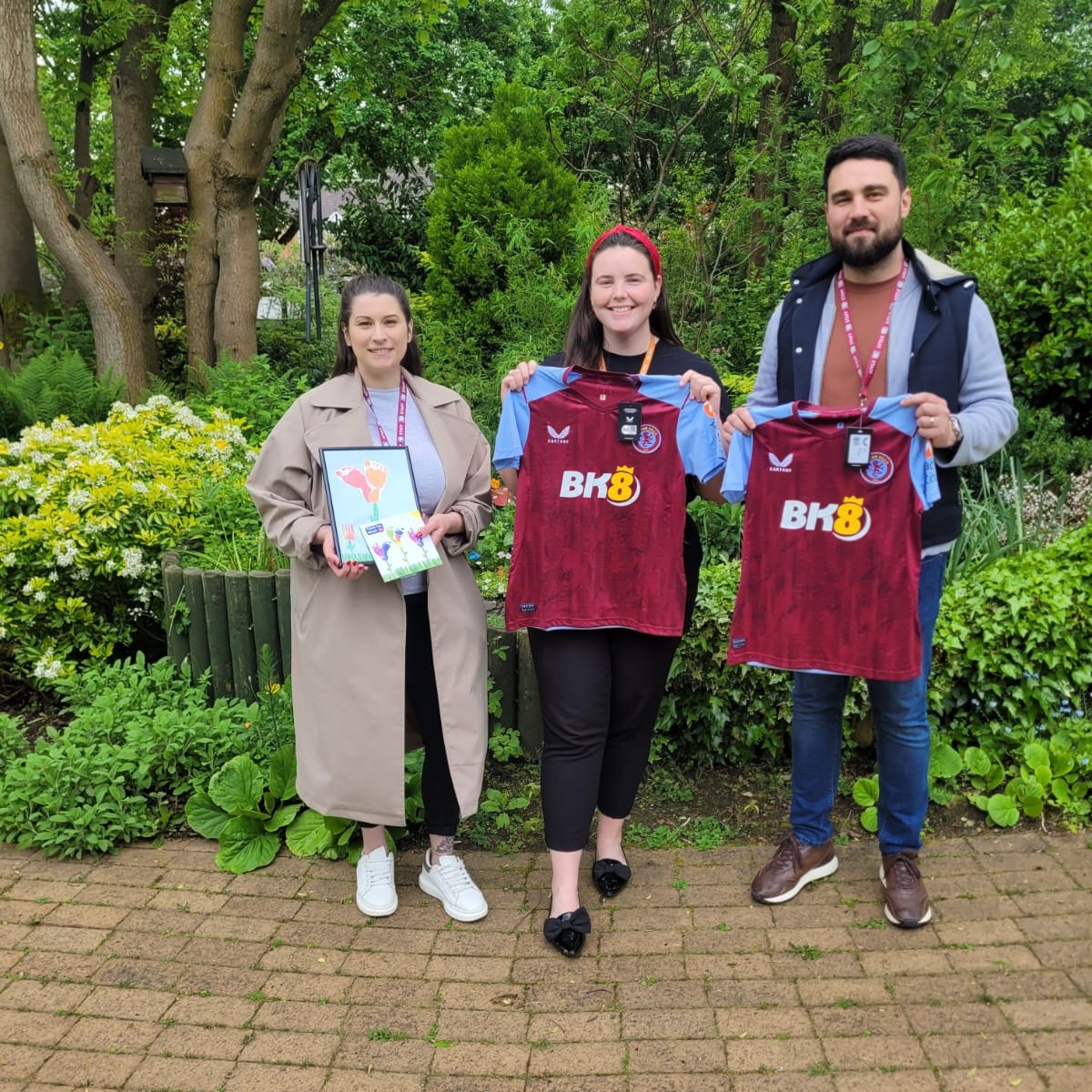It's almost time for our matchday takeover for @AVWFCOfficial against @ManCityWomen this Saturday 👀 Remember to visit the Acorns stand to join the raffle for one of *three* signed shirts, and always - bring a pound to the ground! @AVFCFoundation bit.ly/3V9BbVn
