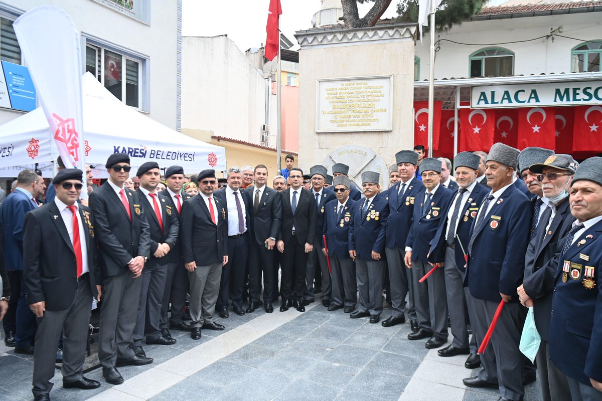 Kuvayi Milliyecilerin torunlarıyla birlikte omuz omuza Alaca Mescit'e yürüyerek Milli Mücadele kahramanlarımızı andık. Milletimize tam bağımsız bir vatan emanet eden başta Gazi Mustafa Kemal Atatürk olmak üzere kurtuluş mücadelemizin sayısız kahramanını saygı ve minnetle