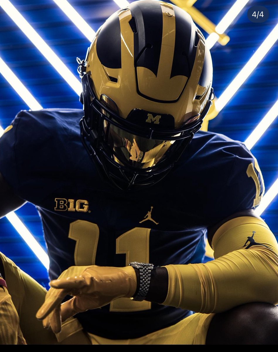 I am so blessed to receive an offer From The National Champs. The University Of Michigan! @grant_newsome @UMichFootball @SumnerHSFootbal @HCPS_SumnerHS @AlonzoAshwood @BigPlayRay50 @adamgorney @ChadSimmons_