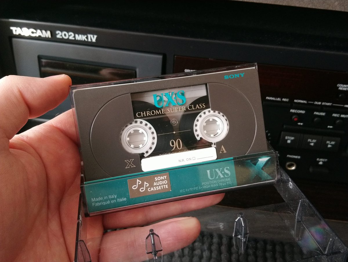 Sony UX-S (Type II, EU market, 1996)
(photo: Vedran Ruvarac)
#sony #audiocassette #compactcassette #audio #audiotape #analog #vintageaudio #retro #hifi #cassette