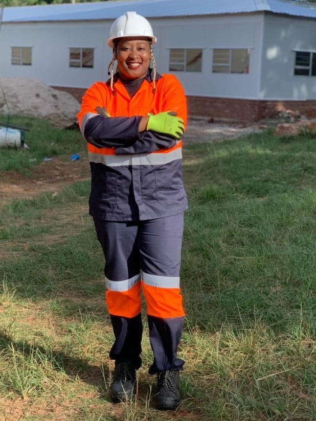 Meet Solar Engineer. Suzanna Chulu, our endorsed candidate for the Faraday Institution Battery Ambassadors program. Let's support her journey in promoting battery technology & energy storage research. Suzanna is one of the Solar Apprentices from the @LUSAKABB project #WomenInSTEM