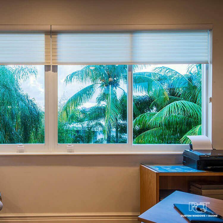 ECoastWindows's tweet image. Smooth, durable &amp;amp; adjustable. Just a couple of ways to describe #HorizontalRoller windows!

Two vertical sashes that open left to right &amp;amp; right to left! #WindowSelection #HomeDecor