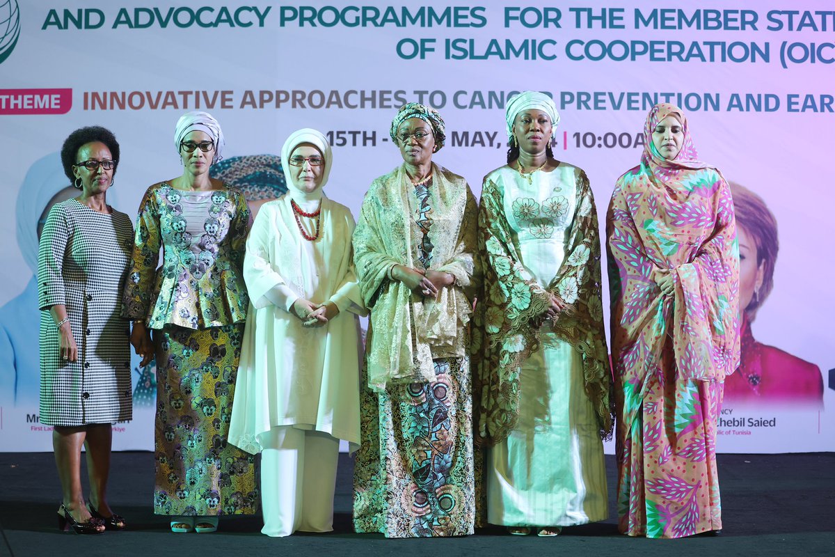 Emine Erdoğan, Nijerya’da İİT Üyesi Afrika Ülkelerinin Kanserle Mücadele Farkındalığının Artırılması ve Destek Programı'na katıldı tccb.gov.tr/haberler/410/1…