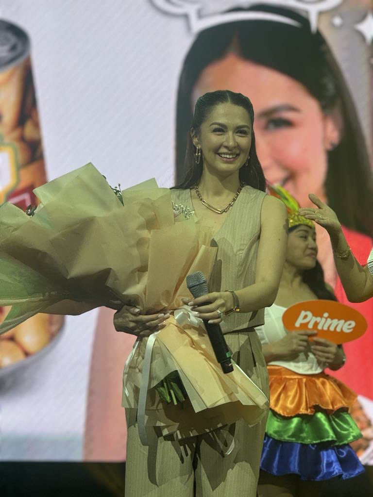 Kapuso Primetime Queen and @megaprimequality endorser #MarianRivera graced the first day of @puregold_ph’s #AsensoTayo Sari-Sari Store Convention at the World Trade Center in Pasay City on Thursday afternoon. The annual event for MSMEs and members of the Tindahan ni Aling Puring